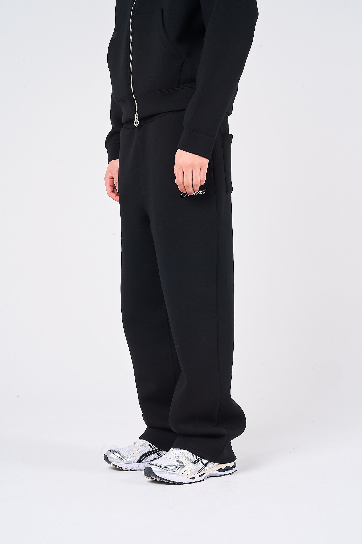 Atelier Black Scuba Jogger