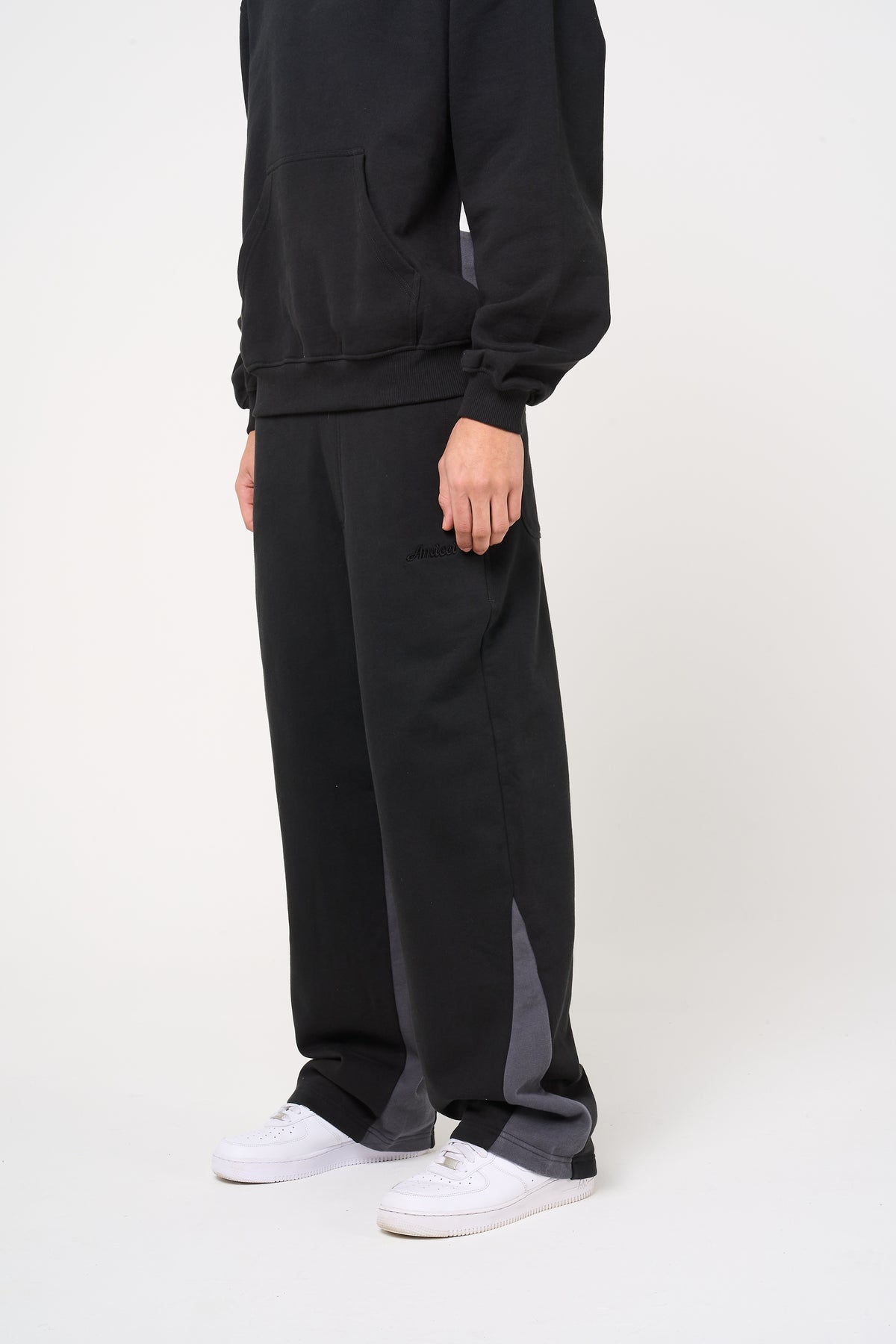 Modena Flared Jogger Black