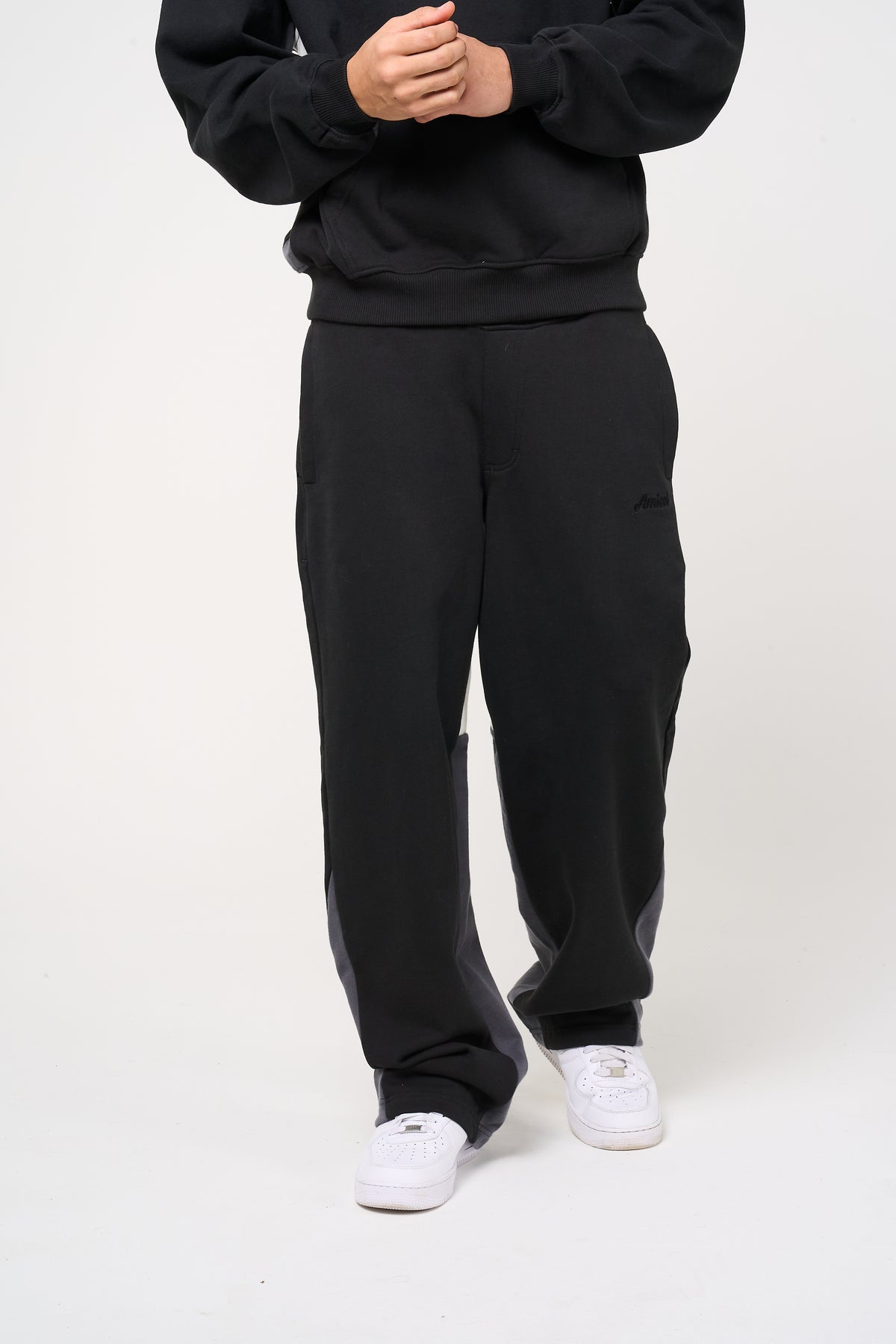 Modena Flared Jogger Black