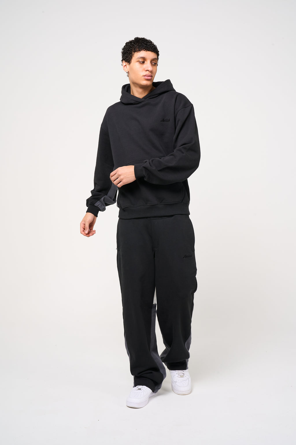 Modena Pay Modena Hoodie Black – Amicci