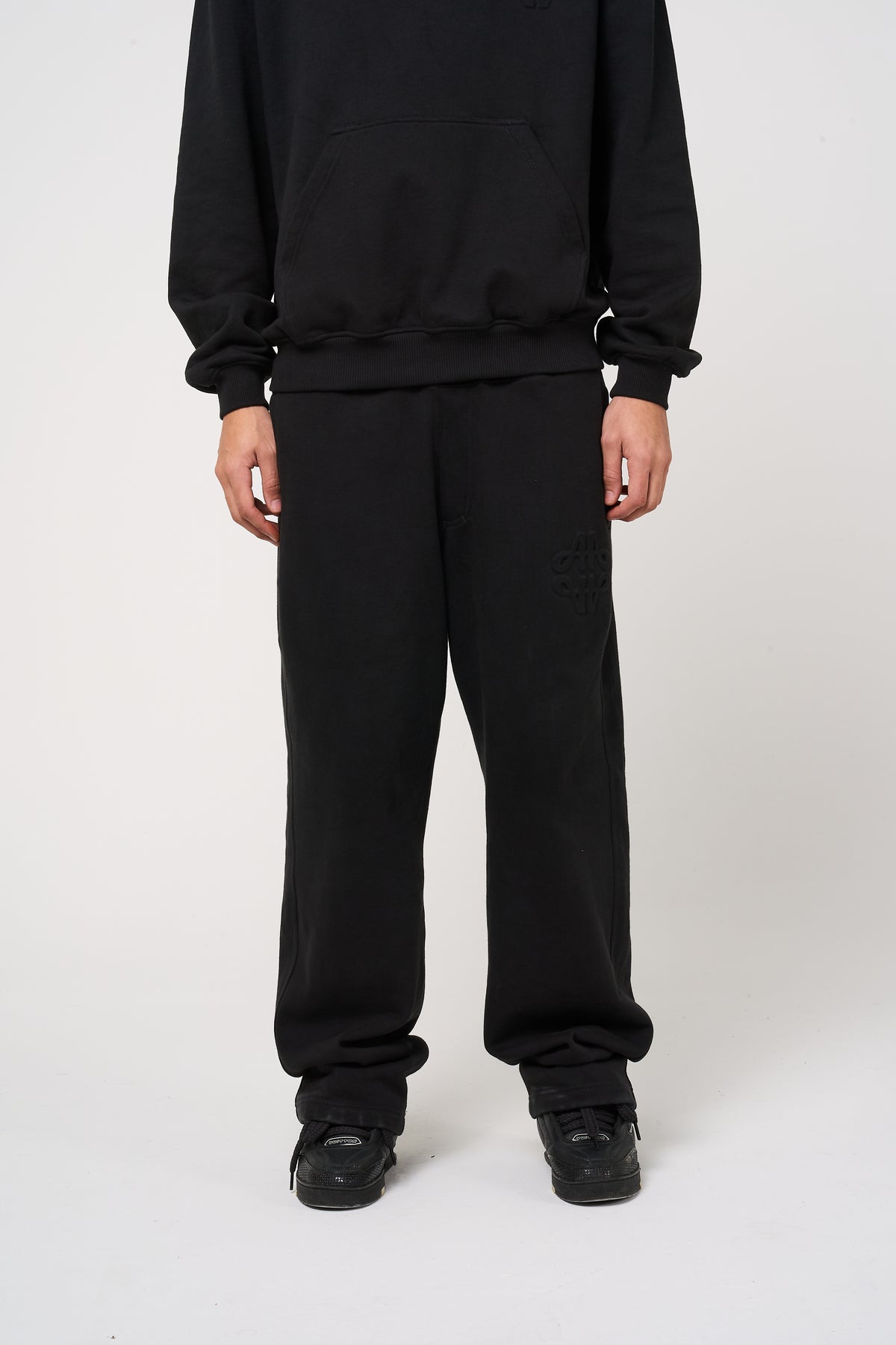 Reyes Emblem Logo Jogger Black