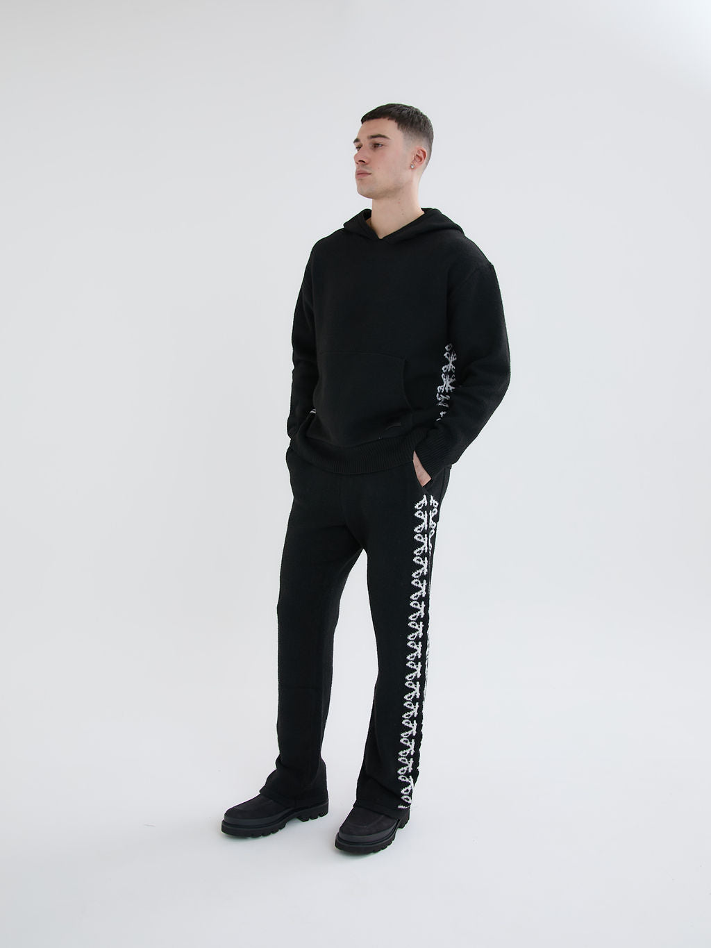 Sudadera negra de punto merino