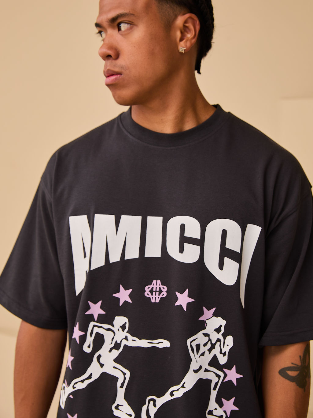 Direction Schwarzes Grafik-T-Shirt