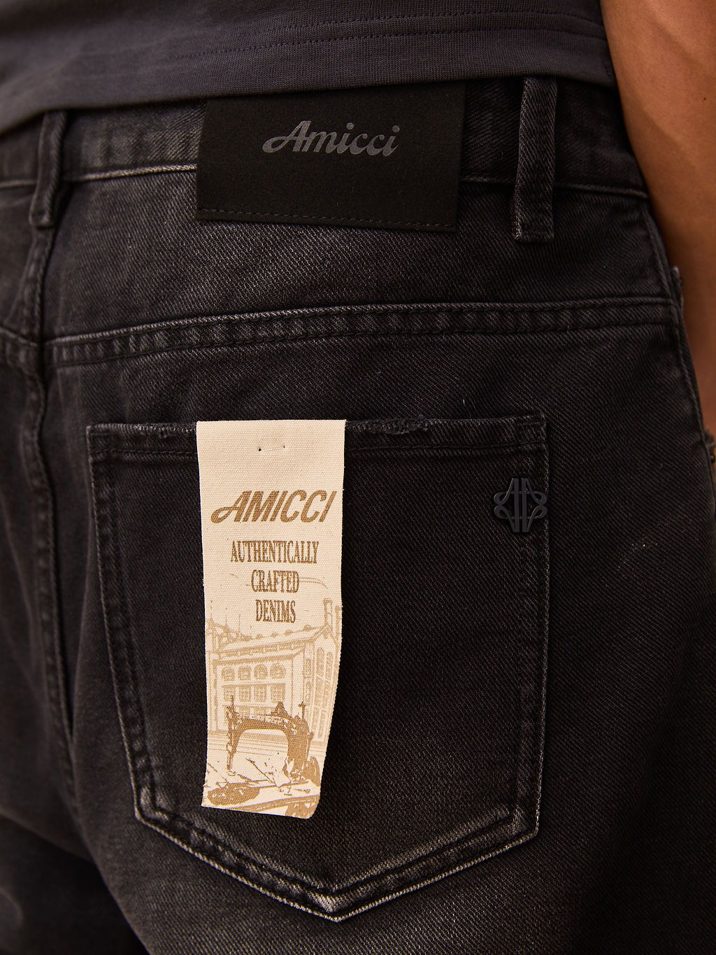 Akoya Perlen Denim-Shorts Schwarz