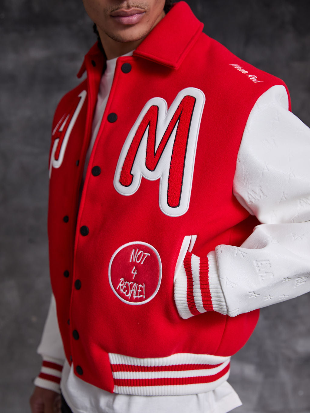 Rouge Varsity-Jacke