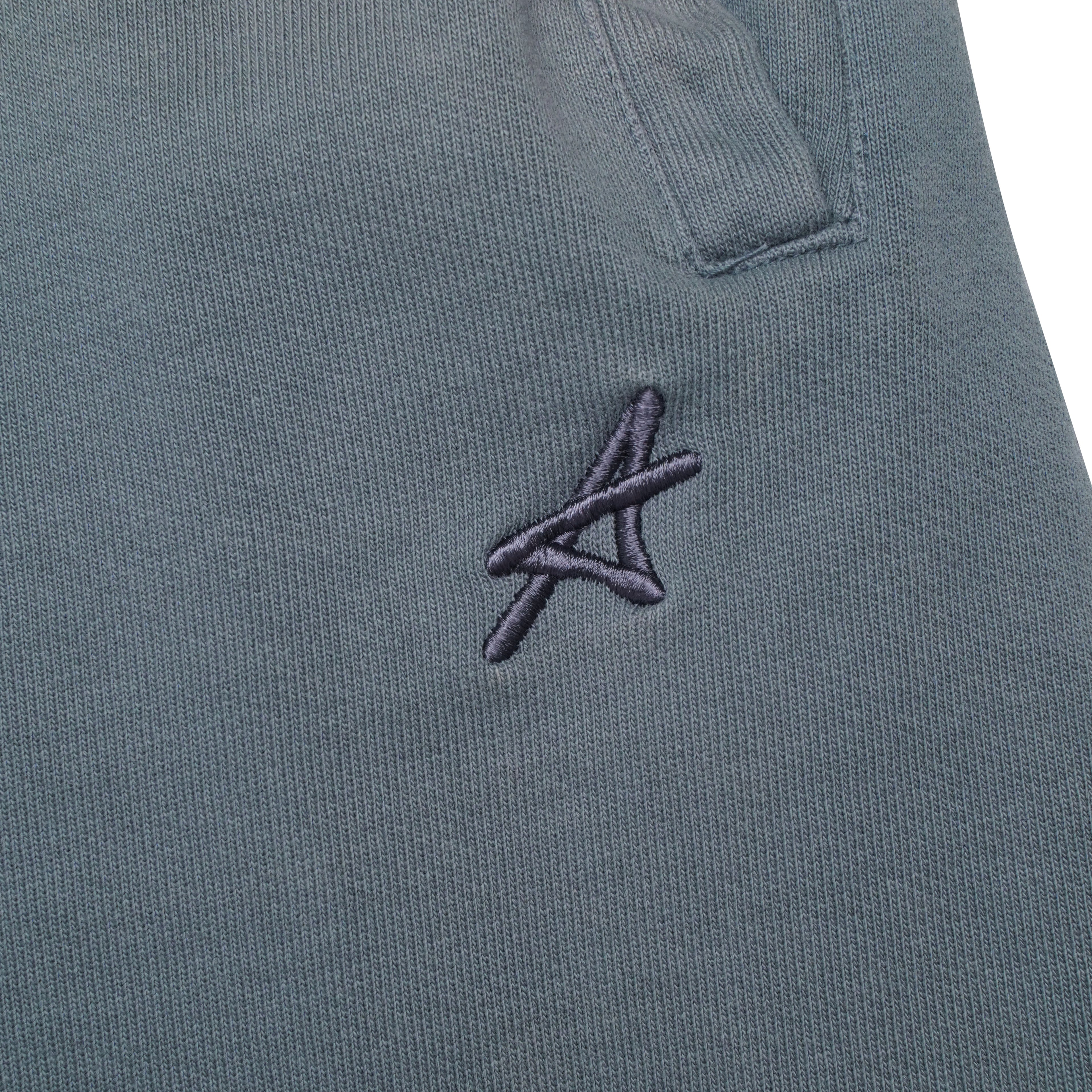 Levanto Washed Blue Shorts